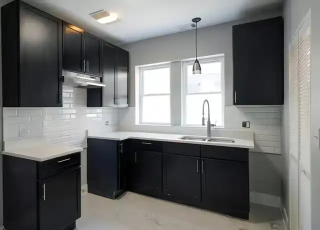 Property at 7305 S Yates Blvd Unit 3, Chicago, IL, 60649, 4 beds, 1 bath, [object Object]
