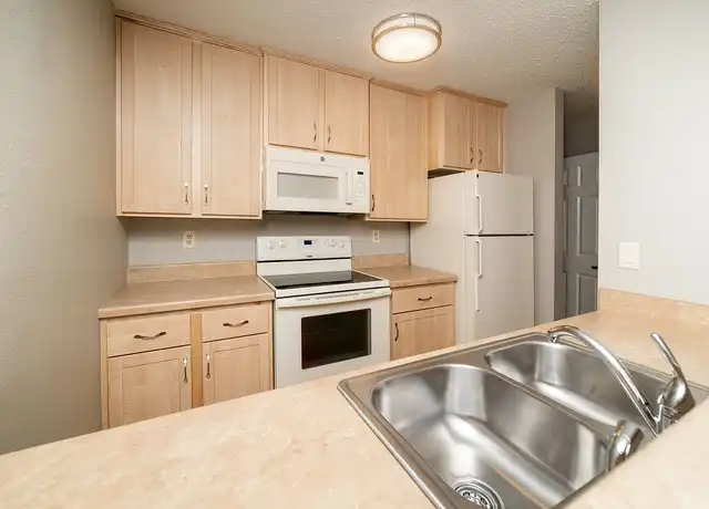 Property at Prairiewood Estates - 3318 16th Ave S, Fargo, ND, 58103, 2 beds, 1 bath, [object Object]
