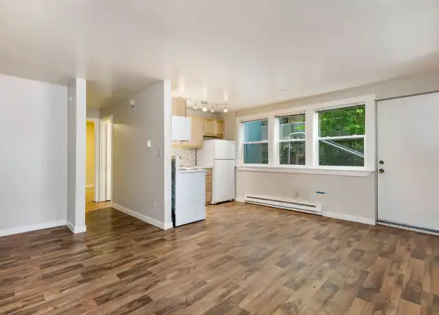 Property at 1613 Summit Ave, Seattle, WA, 98122, 1 bed, 1 bath, [object Object]