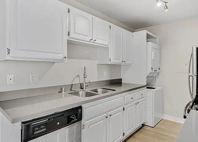 Property at Rancho Hills - 915 Brooktree Ln, Vista, CA, 92081, 2 beds, 1-2 bath, [object Object]