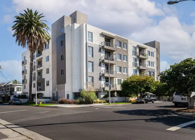Photo of 11900 Courtleigh Dr, Los Angeles, CA 90066