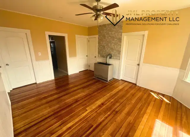 Property at 121 Irving St Unit 2, Fall River, MA, 02723, 3 beds, 1 bath, [object Object]