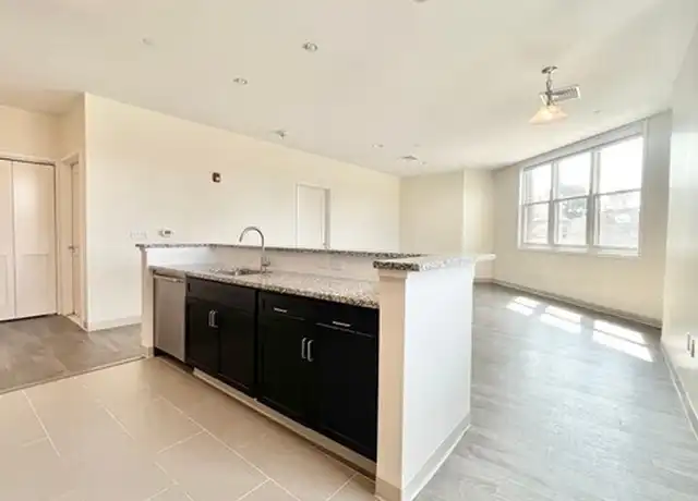 Property at 215 Stillwater Ave Unit 517, Stamford, CT, 06902, 1 bed, 1 bath, [object Object]