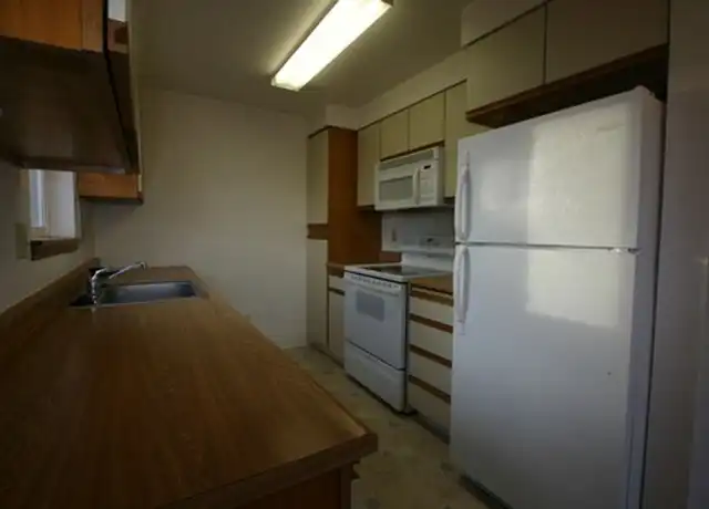 Property at 400 Necanicum Dr Unit 03, Seaside, OR, 97138, 2 beds, 1.5 baths, [object Object]