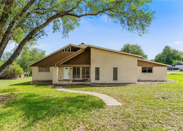 Property at 3935 Monta Dr, Robstown, TX, 78380, 4 beds, 2 baths, [object Object]