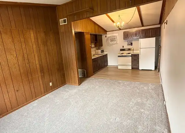 Property at 425 W 27th St Unit 3A, South Sioux City, NE, 68776, 1 bed, 1 bath, [object Object]