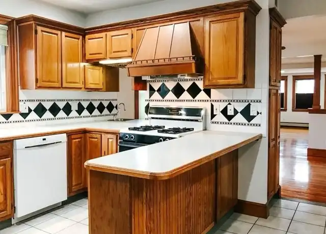 Property at 78 Webster St Unit 1, Medford, MA, 02155, 2 beds, 1 bath, [object Object]