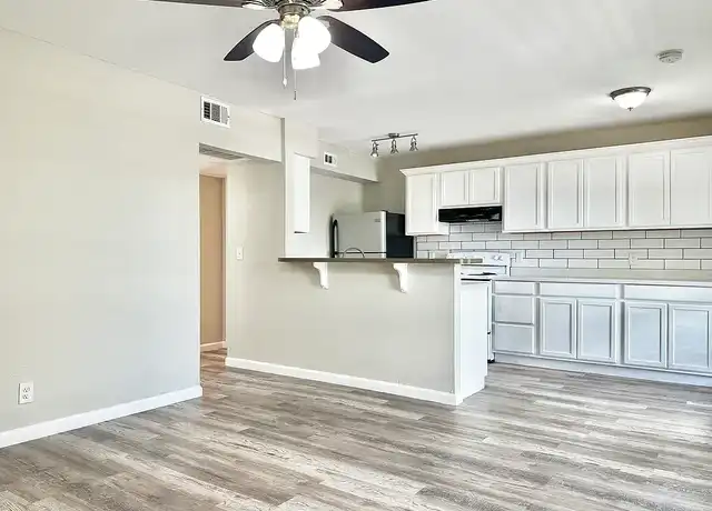 Property at Crestview Place - 7304 Twin Crest Dr, Austin, TX, 78752, 2 beds, 1 bath, [object Object]