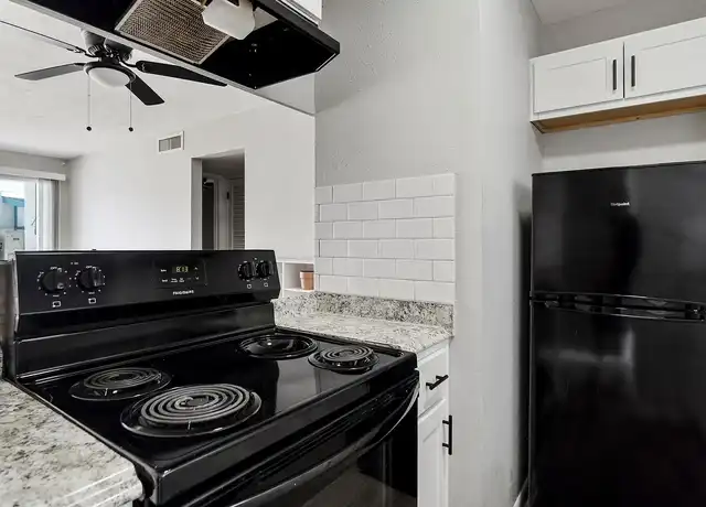 Property at Park At Pottsburg Creek - 4800 Atlantic Blvd, Jacksonville, FL, 32207, 1-2 bed, 1 bath, [object Object]