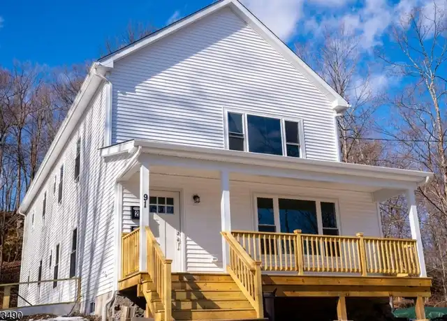 Property at 91 Mount View St, Newton, NJ, 07860, 3 beds, 1.5 baths, [object Object]