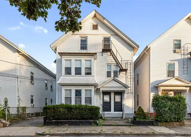 Property at 92 Centre St Unit 3, Pawtucket, RI, 02860, 3 beds, 1 bath, [object Object]