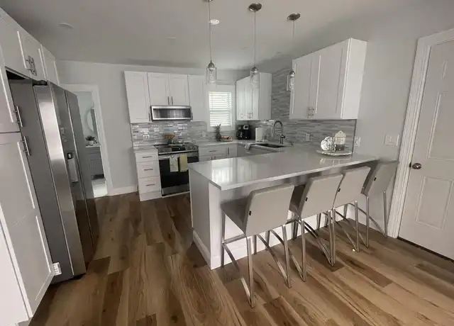 Property at 96 Fisher St Unit 1, Franklin, MA, 02038, 2 beds, 1 bath, [object Object]