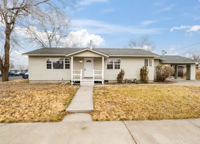 Property at 166 SE E St Unit E, Madras, OR, 97741, 3 beds, 2 baths, [object Object]