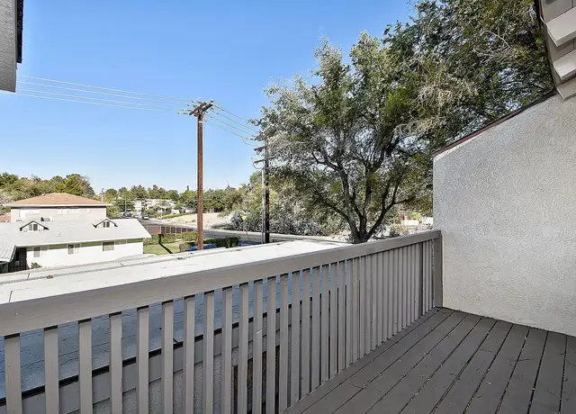 Photo of 16100 Pebble Beach Dr, Victorville, CA 92395