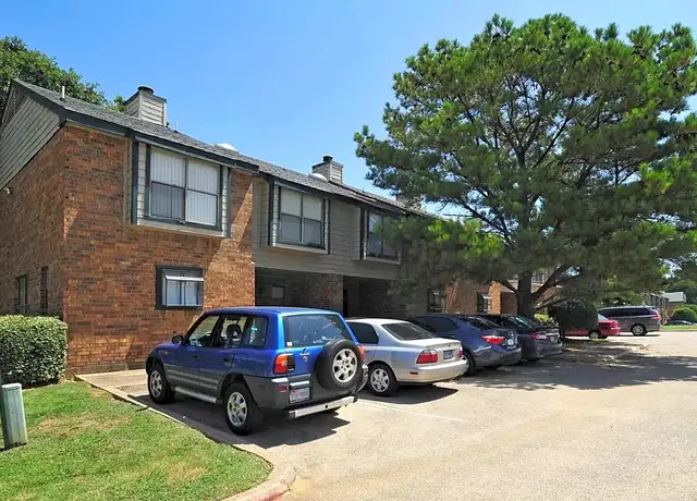 Photo of 1924 Shorewood Dr, Grapevine, TX 76051