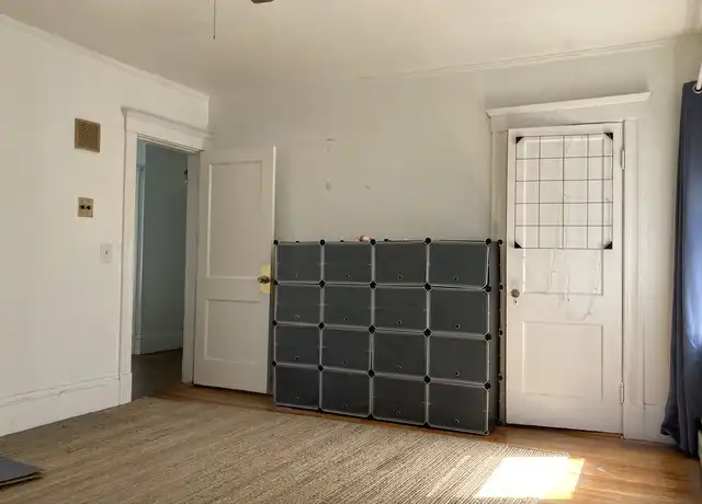Property at 140 Presidents Ln Rm 3, Quincy, MA, 02169, 1 bed, 3 baths, [object Object]