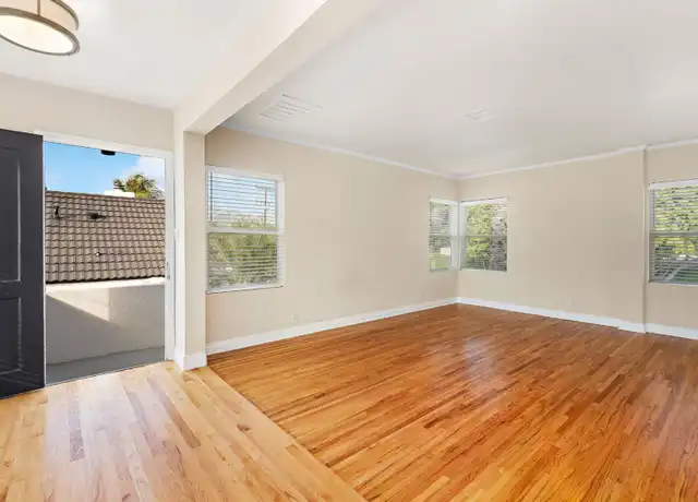 Property at 363 N Almont Dr, West Hollywood, CA, 90048, 1 bed, 1 bath, [object Object]