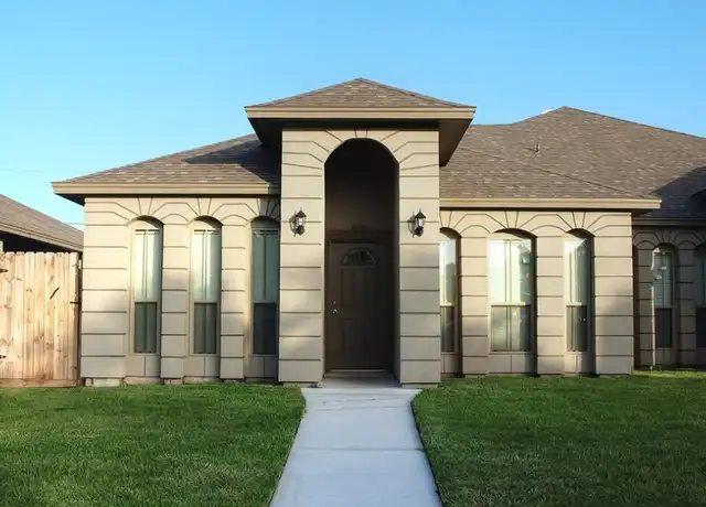 Property at 4015 Oak Bay Dr Unit B, Corpus Christi, TX, 78413, 3 beds, 2 baths, [object Object]