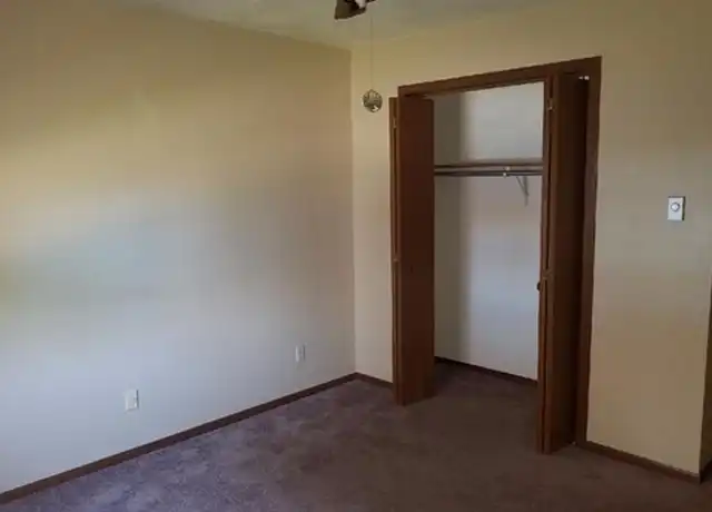Property at 501 W Grand Ave Unit 4, Beloit, WI, 53511, 2 beds, 1 bath, [object Object]