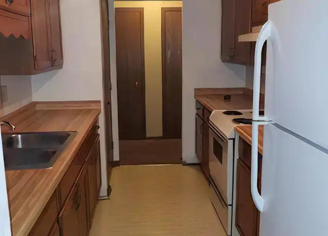 Property at 501 W Grand Ave Unit 4, Beloit, WI, 53511, 2 beds, 1 bath, [object Object]