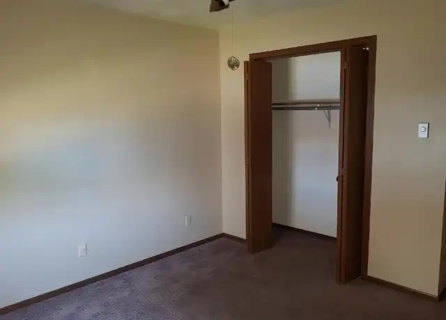 Property at 501 W Grand Ave Unit 4, Beloit, WI, 53511, 2 beds, 1 bath, [object Object]