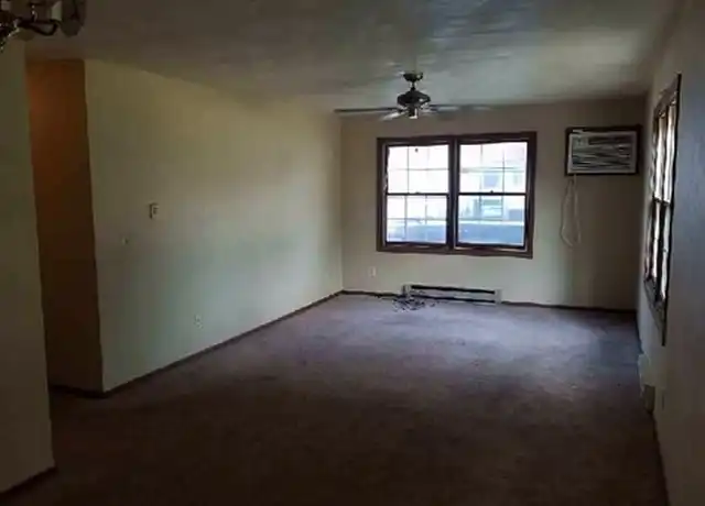 Property at 501 W Grand Ave Unit 4, Beloit, WI, 53511, 2 beds, 1 bath, [object Object]