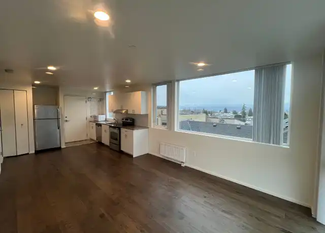 Property at 1814 E Denny Way Unit 301, Seattle, WA, 98122, 2 beds, 1 bath, [object Object]