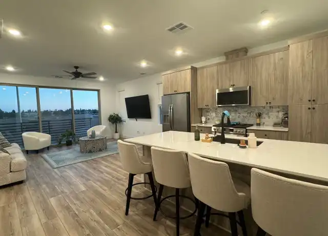 Property at 546 W Mahogany Ln, Clovis, CA, 93611, 2 beds, 2 baths, [object Object]