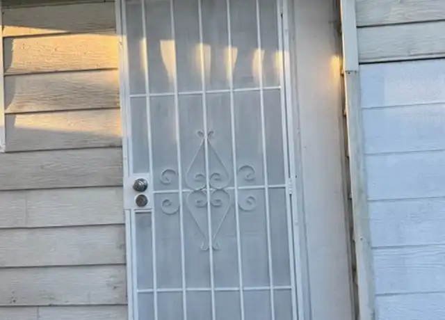 Property at 1411 W 69th St Unit 1/2, Los Angeles, CA, 90047, 1 bed, 1 bath, [object Object]