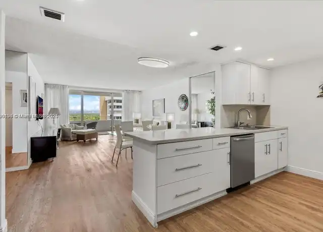 Property at 199 Ocean Lane Dr #1006, Key Biscayne, FL, 33149, 2 beds, 2 baths, [object Object]