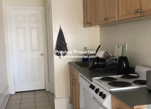 Property at 879 Beacon St Unit 32P, Boston, MA, 02215, 2 beds, 1 bath, [object Object]