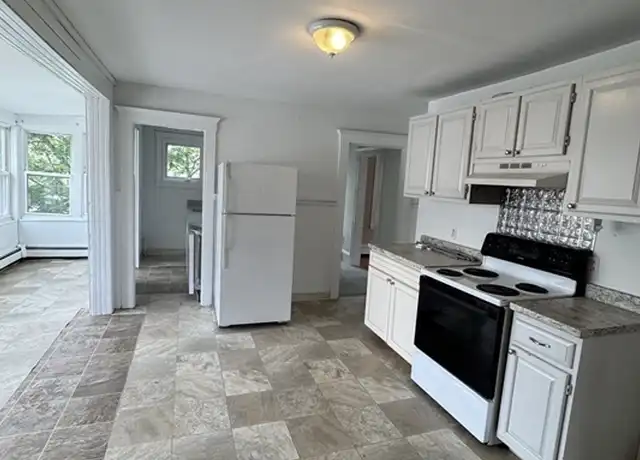 Property at 355 Jefferson Ave #2, Salem, MA, 01970, 4 beds, 1 bath, [object Object]