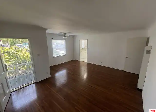 Property at 4225 Campbell Dr, Los Angeles, CA, 90066, 2 beds, 1 bath, [object Object]