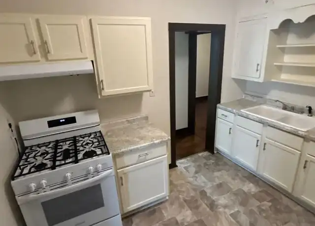 Property at 2950 Dupont Ave N Unit 1, Minneapolis, MN, 55411, 2 beds, 1 bath, [object Object]