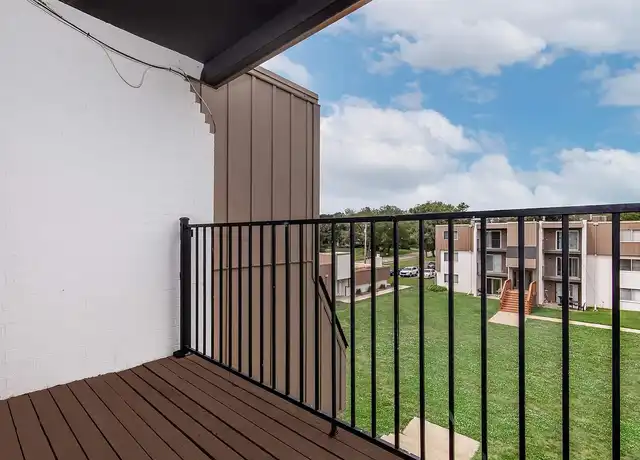 Property at Finn Apartments - 2221 Stanton Ave, Des Moines, IA, 50321, 1-2 bed, 1-2 bath, [object Object]