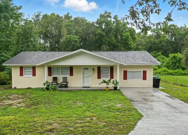 Property at 711 4th St, Wildwood, FL, 34785, 4 beds, 2 baths, [object Object]
