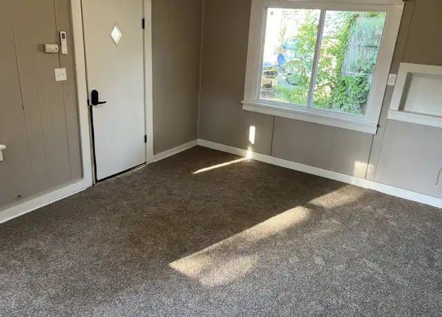 Property at 407 W Craft St, Robinson, IL, 62454, 1 bed, 1 bath, [object Object]