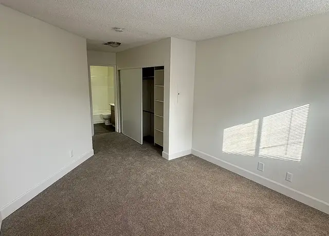 Photo of 6001 Auburn St, Bakersfield, CA 93306