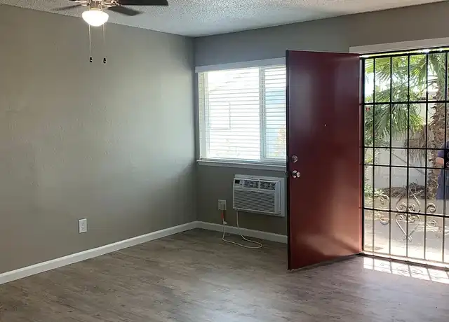 Property at 6125 Stockton Blvd, Sacramento, CA, 95824, 1-2 bed, 1 bath, [object Object]