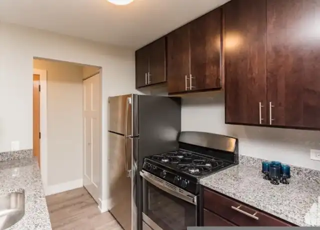 Property at 532 W Surf St, Chicago, IL, 60657, 1 bed, 1 bath, [object Object]