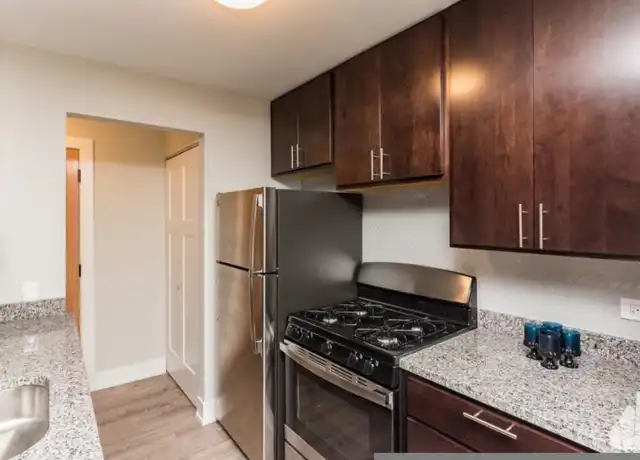 Property at 532 W Surf St, Chicago, IL, 60657, 1 bed, 1 bath, [object Object]