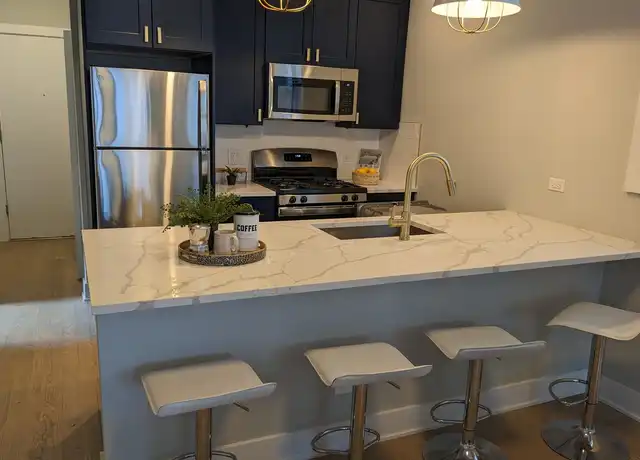 Property at 2034 W Montrose Ave, Chicago, IL, 60618, 2 beds, 1 bath, [object Object]