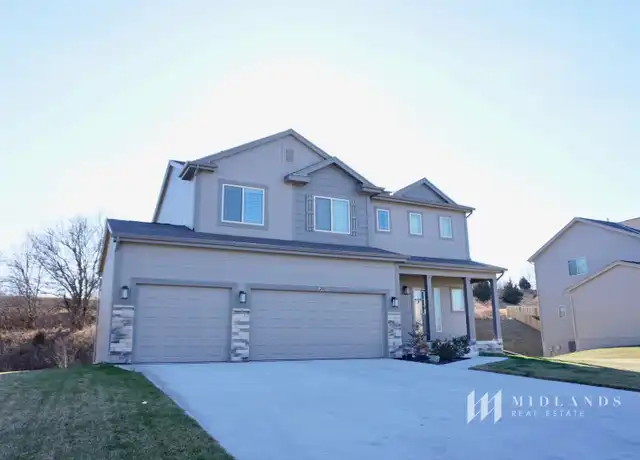 Property at 2007 Oriole Dr, Bellevue, NE, 68123, 4 beds, 2.5 baths, [object Object]