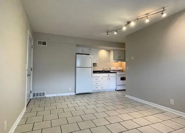 Property at Andrew - 128 N 40th St, Omaha, NE, 68131, 1 bed, 1 bath, [object Object]