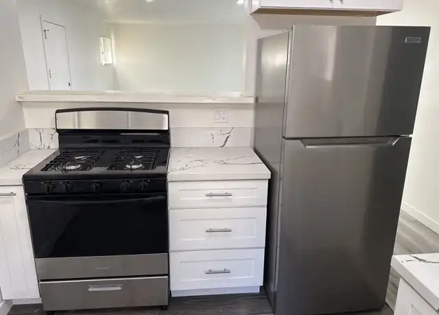 Property at 9809 Crenshaw Blvd Unit 2, Inglewood, CA, 90305, 2 beds, 1 bath, [object Object]