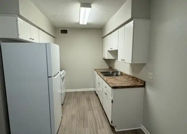 Property at 2420 Linden Ave Unit LC7, Texarkana, AR, 71854, 1 bed, 1 bath, [object Object]