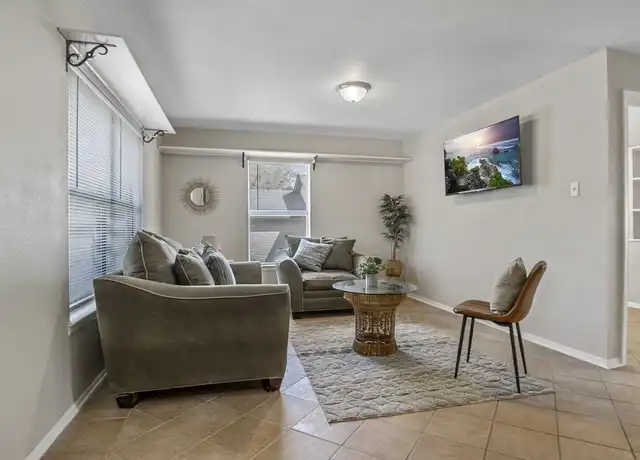 Property at 7647 Stone Crop Ln Unit 2C, San Antonio, TX, 78249, 6 beds, 2 baths, [object Object]