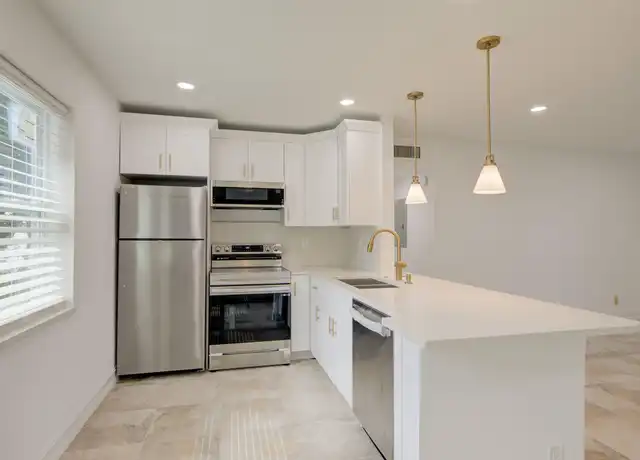 Property at 372 Piedmont H, Delray Beach, FL, 33484, 2 beds, 2 baths, [object Object]