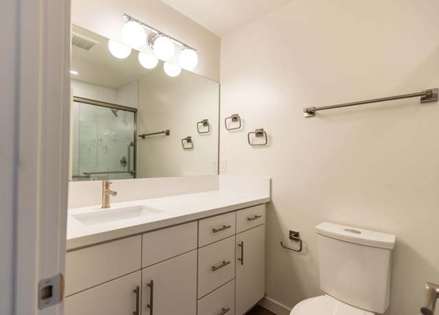 Photo of 615 Stratford Ct, Del Mar, CA 92014