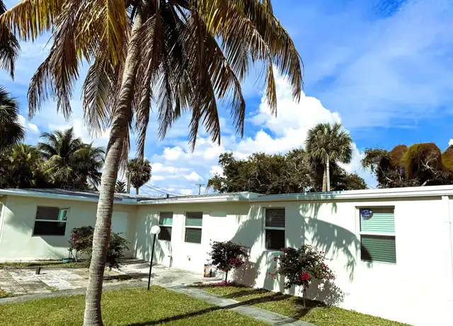 Property at 121 S Lake Dr Unit A, Lantana, FL, 33462, 2 beds, 2 baths, [object Object]